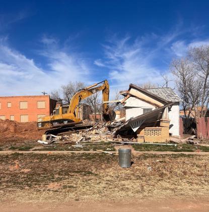 HI-LO FENCE COMPANY was contracted to perform the demolition of the “death trap”across the street from the City Park in Quitaque. | COURTESY PHOTOS