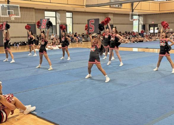 MOTLEY CHEER HONORS