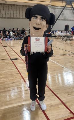 MOTLEY CHEER HONORS