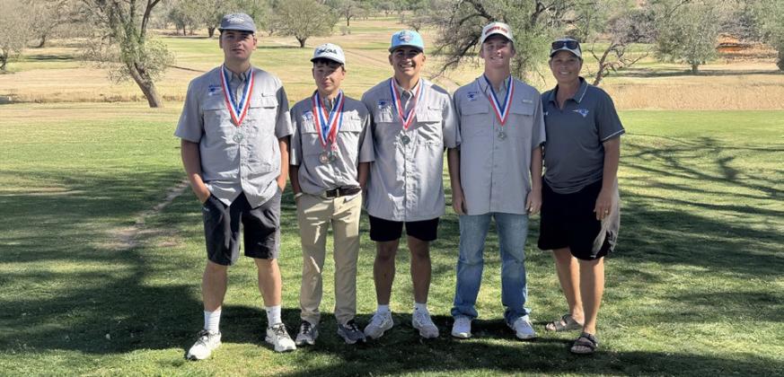 Valley golf teams advance to regionals