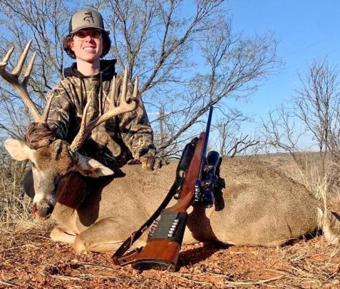 YOUTH CATEGORY The winner of the Star Feed and Seed Big Buck Contest Youth Category for 2022–23 is Cody Simmons, who has won a monogrammed jacket. Simmons, a 16-year old resident of Bedford, Texas, harvested his buck early December 2022. Simmons’ 10-point buck had an inside spread of 18.0 inches. The left side main beam was 24.25 inches and the right side main beam was 23.5 inches, for a total score of 137.50 inches. | COURTESY PHOTO