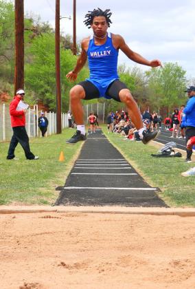 Valley track stars advance to Area