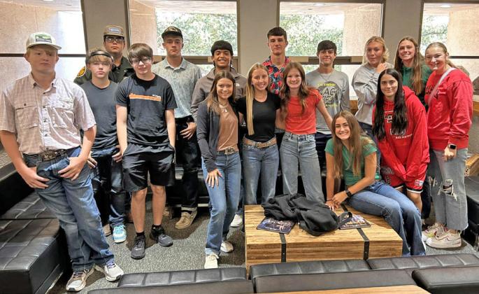 GUTHRIEOAPATWTC TheGuthrieHighSchoolOneActPlaytroupe traveled to Western Texas College in Snyder last week to see the performanceof“MurderontheOrientExpress.” | COURTESYPHOTO