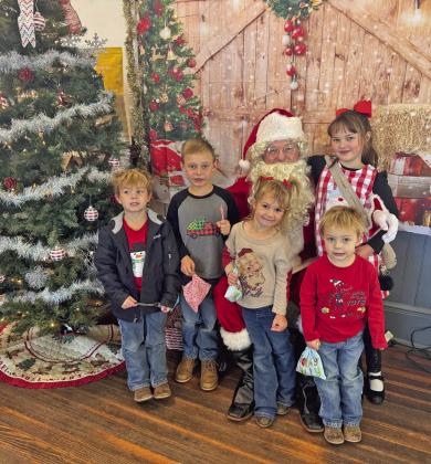 ROARINGSPRINGSRESTAURANT A new cafe, Country Grace Cafe &amp;amp; Boutique has opened in Roaring Springs and they held a special holiday open house with Santa Claus. | COURTESY PHOTO