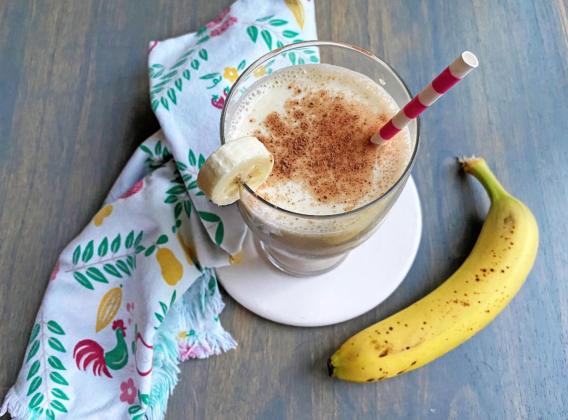 STICK A STRAW IN and call it breakfast with this protein-rich smoothie. | ANGELINA LARUE PHOTO