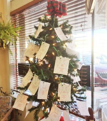 MOTLEY SENIOR ANGEL TREE