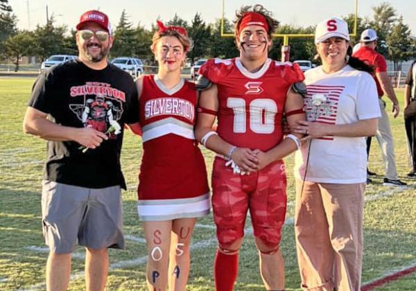 SPOTLIGHT ON SILVERTON PARENTS’ NIGHT AT FOOTBALL GAME