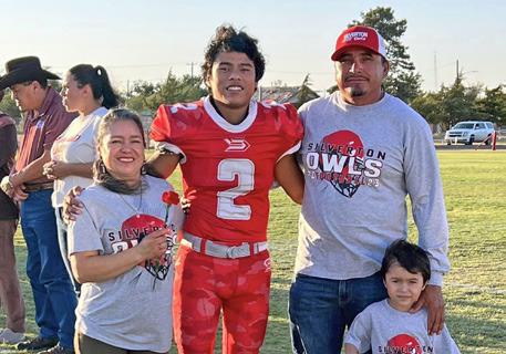 SPOTLIGHT ON SILVERTON PARENTS’ NIGHT AT FOOTBALL GAME