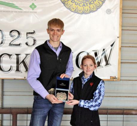 SENIOR SHOWMANSHIP, PIG CADEN BINGHAM