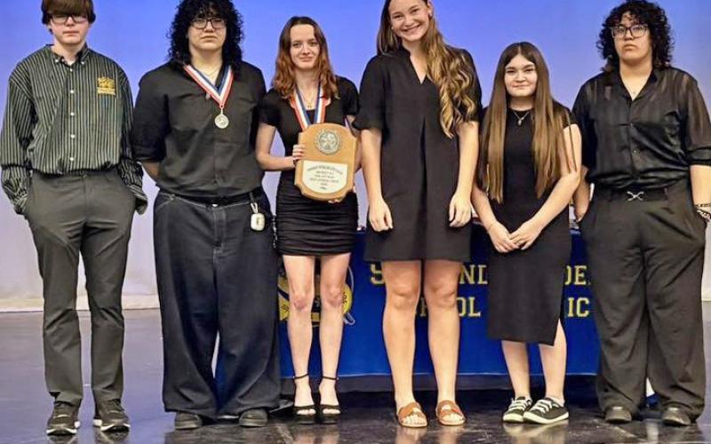 Guthrie advances to Bi-District in One Act Play