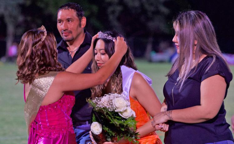 2025HOCOQUEEN Senior Karyme Marguia was crowned Paducah’s Homecoming Queen by the 2024 Queen, Natalie Mejia during Friday night’s game. | SHERI BATY PHOTO