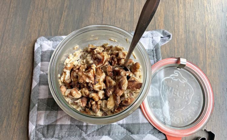 GRAB ’N’ GO BREAKFAST The concept for overnight oats is to place your oats, and other ingredients you might like, into a jar and cover with milk. Cover the jar and let set overnight in the fridge. The next morning, it’s ready to eat. | ANGELINA LARUE PHOTO