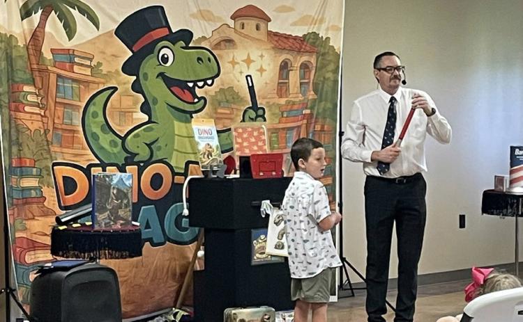 Silverton Library kicks off summer reading program with a little magic