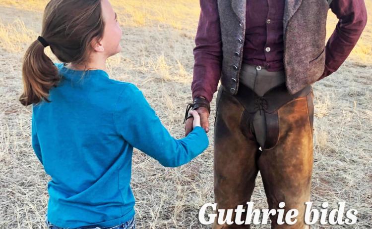 FRIENDS ON SET Tim McGraw, who plays pioneer James Dutton on the “Yellowstone” TV prequel “1883,” autographed the phone case of Lexington Long (left) after welcoming her “backstage” at the 6666 Ranch. | AMBER LONG PHOTOS