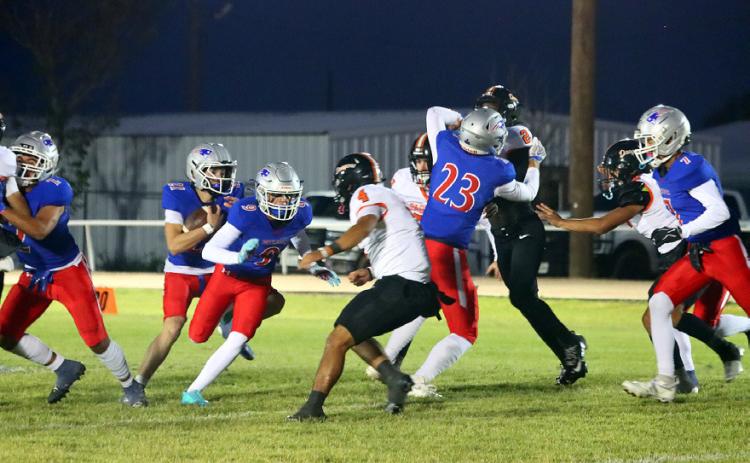 The No. 6 Valley Patriots (5-2, 2-0) upset the No. 3 Paducah Dragons (5-2, 1-1) 51-26 last week in Turkey. This Friday, Valley takes on the number-one-in-the-state Motley County Matadors. Paducah will host Chillicothe. SEE MORE, PAGE 6 | SHADI BUCHANAN