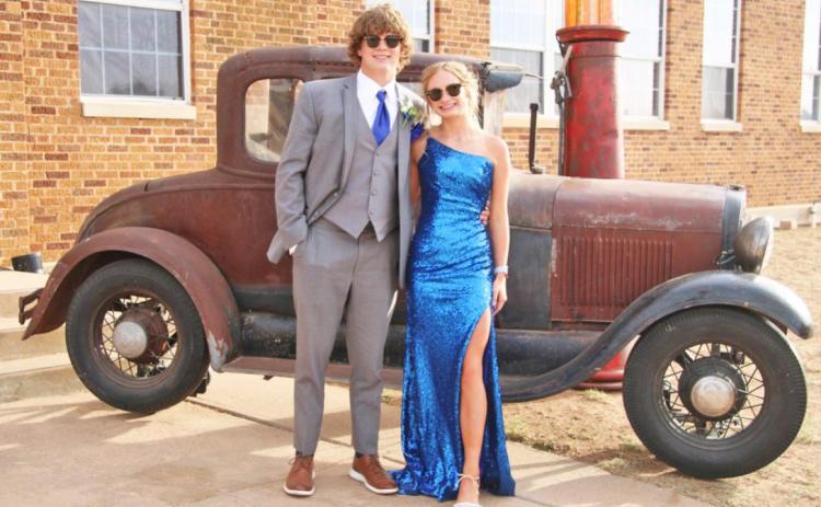 SPOTLIGHT ON VALLEY PROM