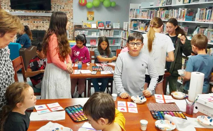 CAPROCK LIBRARY VALENTINE’S PARTY turned out 26 children and adults for a Valentine’s story and craft. | ARIEL WHITE