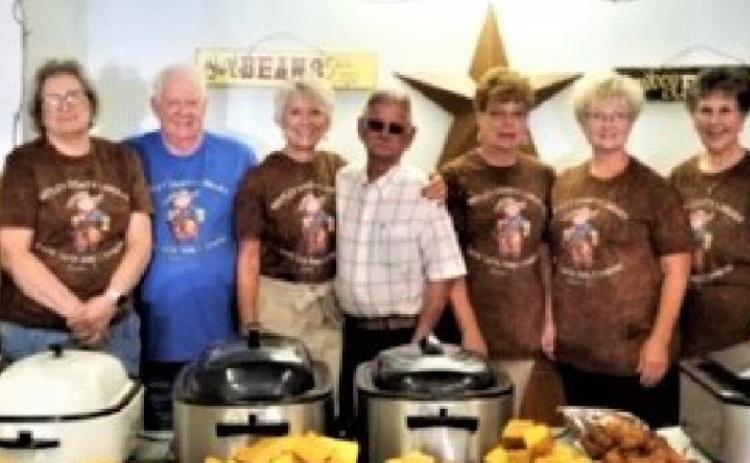 LIBRARY LUNCH The Motley County Friends of the Library is serving up an old-fashioned feast of beans and cornbread, sausage and cobbler, as shown at the last fundraising event held in 2019. The event has returned in 2021 at the Library annex, Friday, August 27, 11:30 a.m. to 1:30 p.m. | COURTESY PHOTO