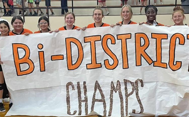 PADUCAH VOLLEYBALL The Paducah Lady Dragons volleyball team took home the bi-district championship last week. The girls won 25-13, 25-19, 21-25, and 25-17 against Electra. The win earned the girls a game with the Graford Jackrabbits for the areachampionship in Wichita Falls. They lost to Graford in the area round, but had a great season. | COURTESY PHOTO