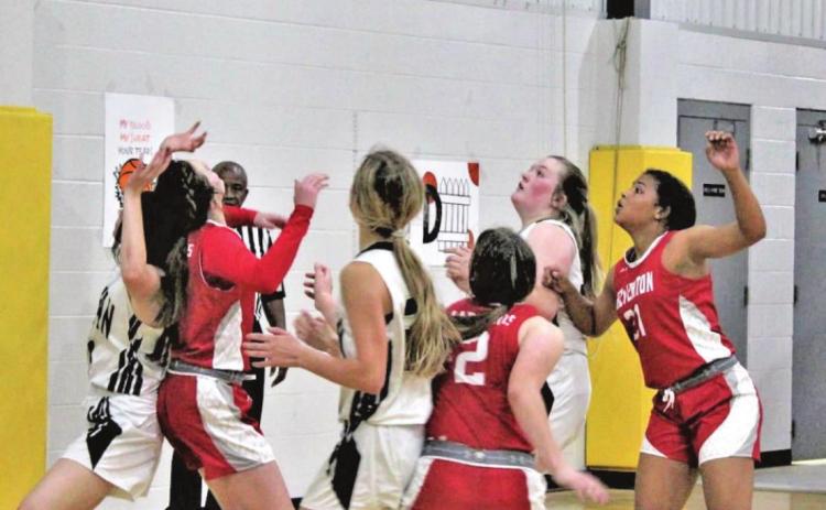 LADY OWLS FALL SHORT