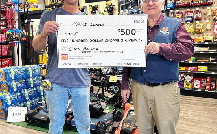 SHOPPING SPREE WINNERS Congratulations go to Chris Brewer and Dianne Flores of Paducah. They are the winners of the $500 Do It Best shopping spree at Plains Lumber Company.Their names were drawn at the Paducah store by Ruby Hurd, along with store manager Glynn Willis. Brewer was on hand for the drawing. | COURTESY PHOTOS