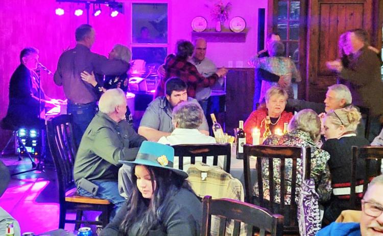 Good times to roll this Saturday in Matador with ‘Killer Dueling Pianos’