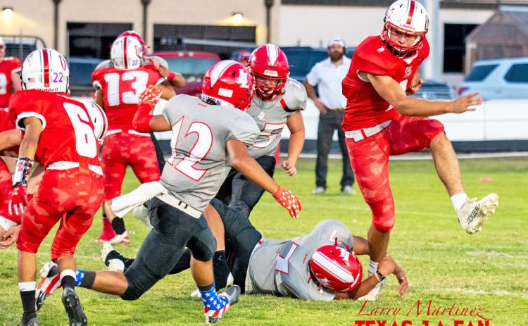 SILVERTONWINS The Silverton Owls defeated the Loop Longhorns 59–14 before a hometown crowd.The #8-in-thestate Owls bring a 4–2 record to their district opening in an away game versus Lefors Friday night. | COURTESY PHOTO