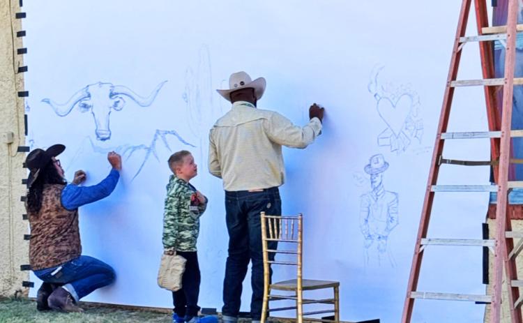 DRAWINGONHERITAGE ThefirstTurkeyTrappingArt,Tack&amp;Trade show at Hotel Turkey attracted working cowboys and Western art enthusiasts from all around Feb. 28–Mar. 2 to appreciate traditional music, art, craft and food. | KODIE FAIRCHILD