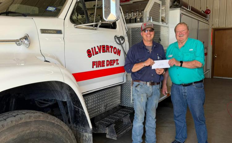 SILVERTONVFD GIFT Fire Chief JoDee Robison and the Silverton Volunteer Fire Department were awarded a $10,000 gift from the 100 Club of theTexas Panhandle and the Amarillo Area Foundation last week. | COURTESY PHOTOS