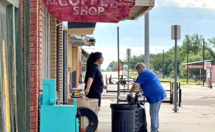 We The Women host Quitaque cleanup