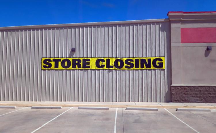 STORECLOSING Signs went up recently announcing closure of the Family Dollar location in Matador. | DEYANARA LANE
