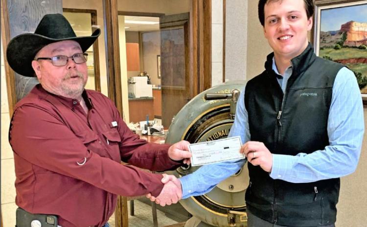 FNB Floydada donates $5K