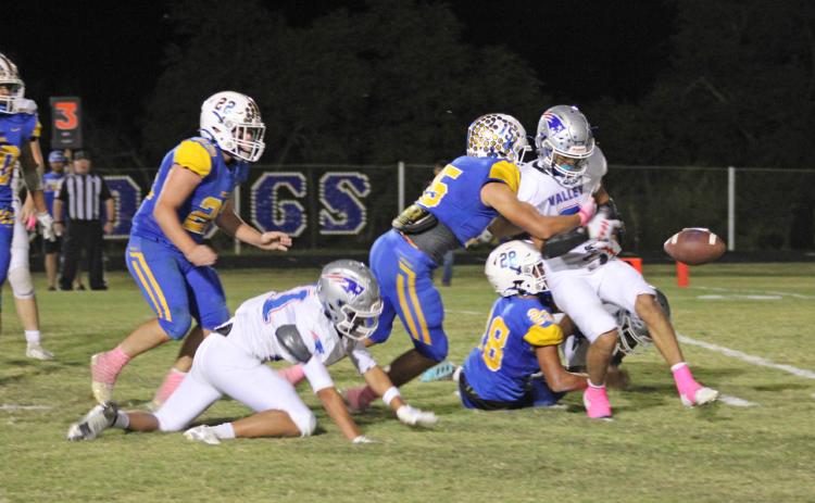 Valley loses key starter in loss to Spur