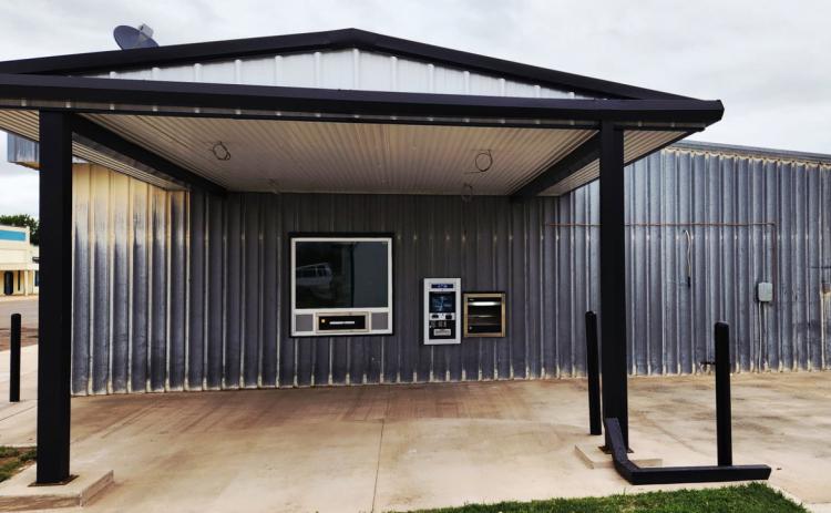 NEWDRIVE-THROUGHWINDOW at First National Bank Quitaque– Silverton Branch offers more convenience to Silverton residents. | COURTESY PHOTO